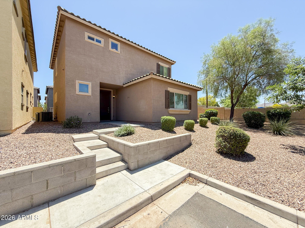1741 W Pollack Street - Photo 2