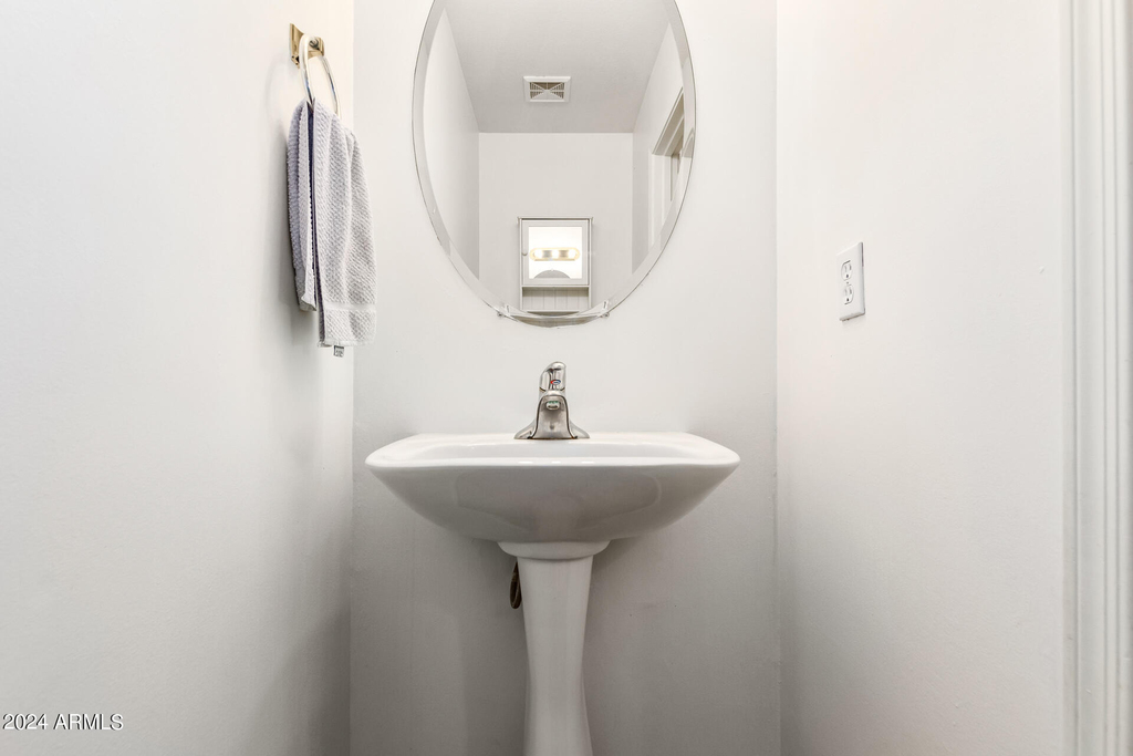 4629 E Augusta Avenue - Photo 24