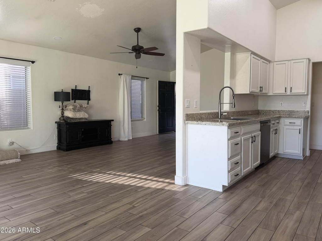 1438 E Cindy Street - Photo 5