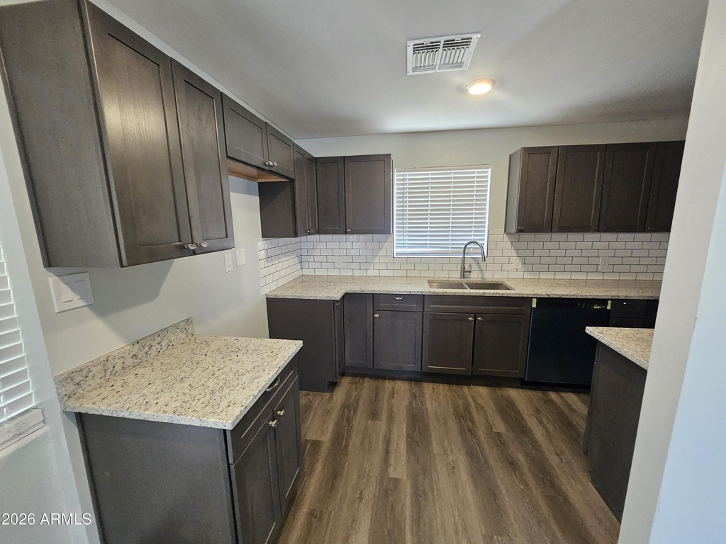 524 W 3rd Place - Photo 3