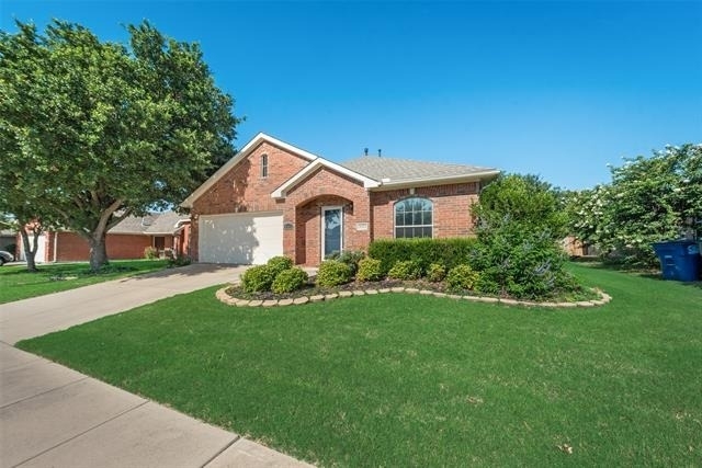 4512 Shade Tree Court - Photo 0
