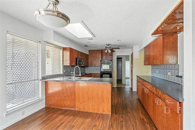 1744 Hartford Drive - Photo 7