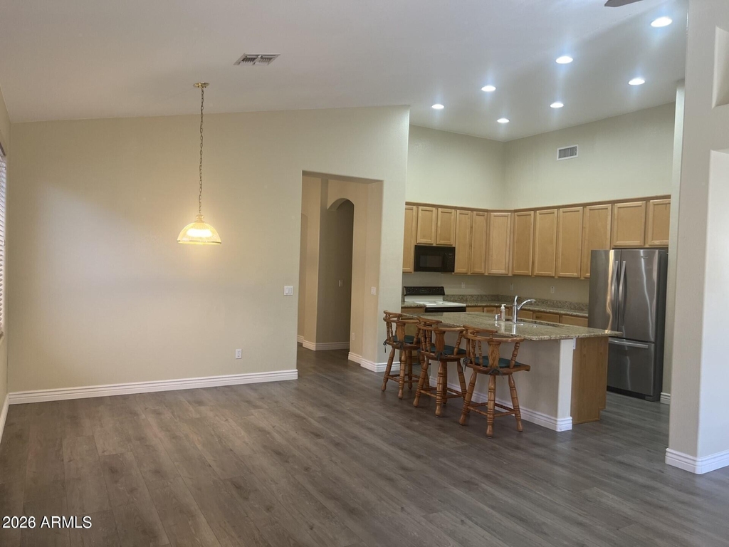 7033 W Irma Lane - Photo 4