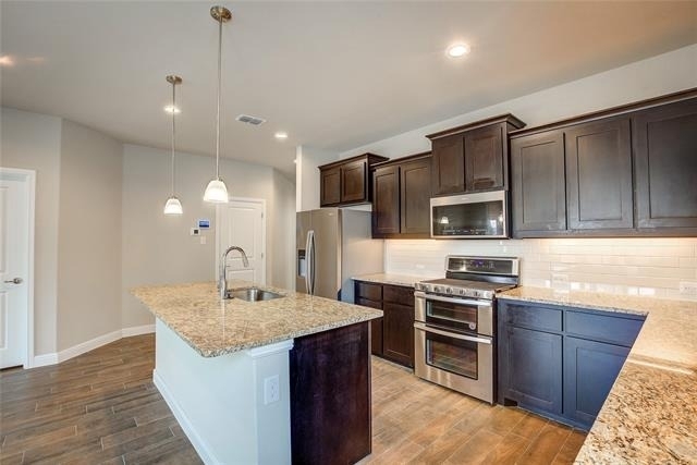 820 Greenford Manor - Photo 8