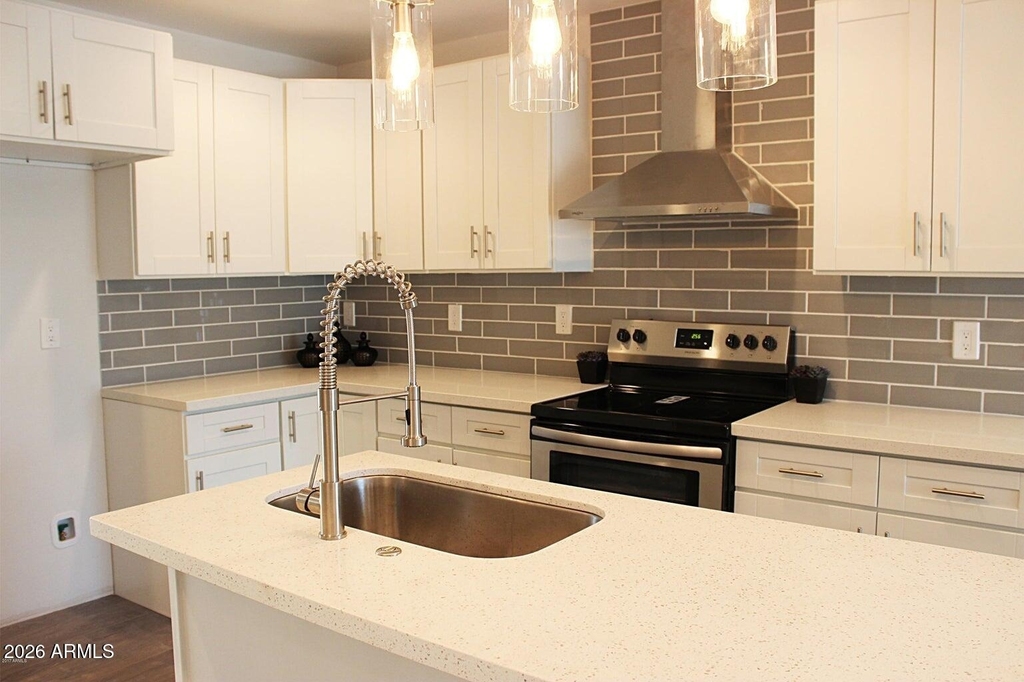 2238 E Mulberry Drive - Photo 2
