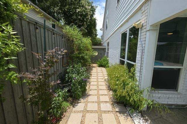 2009 Antwerp Avenue - Photo 21