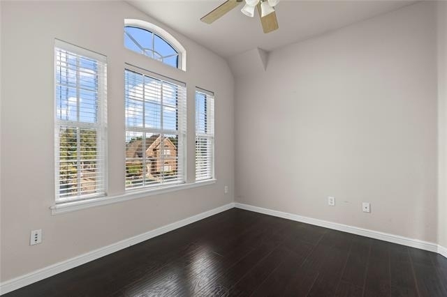5517 Greenview Court - Photo 36