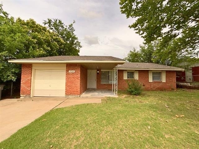 2709 Nw Hilltop Drive - Photo 0