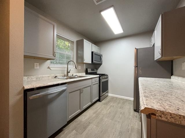 1808 Nw Taft Avenue - Photo 4