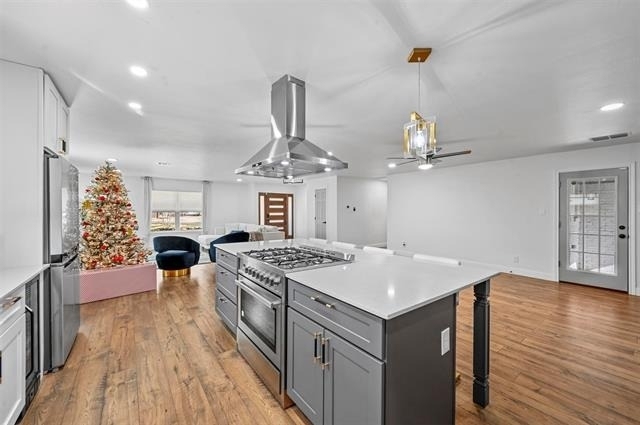 9806 Parkford Drive - Photo 3