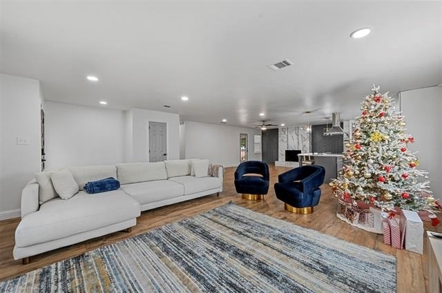9806 Parkford Drive - Photo 9