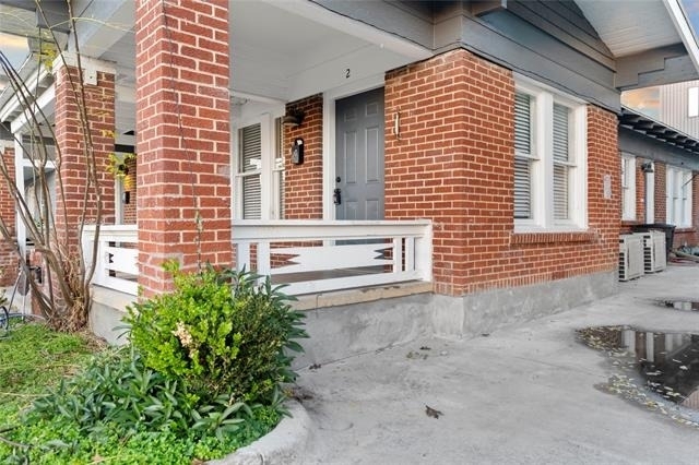 813 May Street - Photo 3