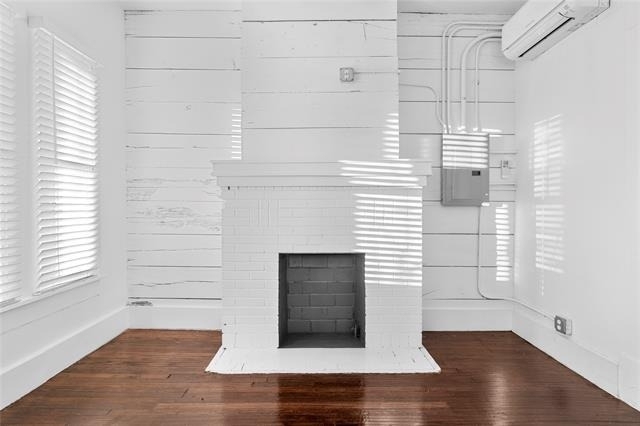 813 May Street - Photo 9