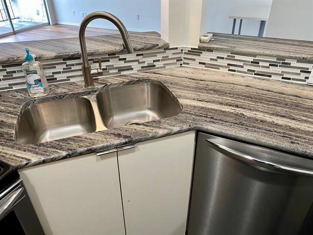4221 Cole Avenue - Photo 5