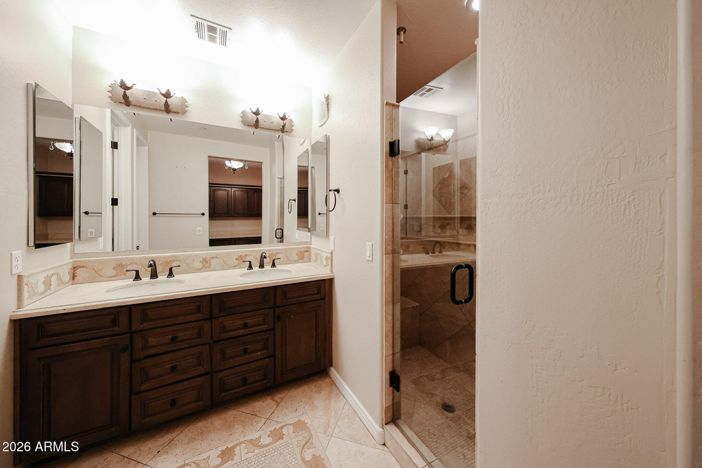 2434 E Roma Avenue - Photo 32