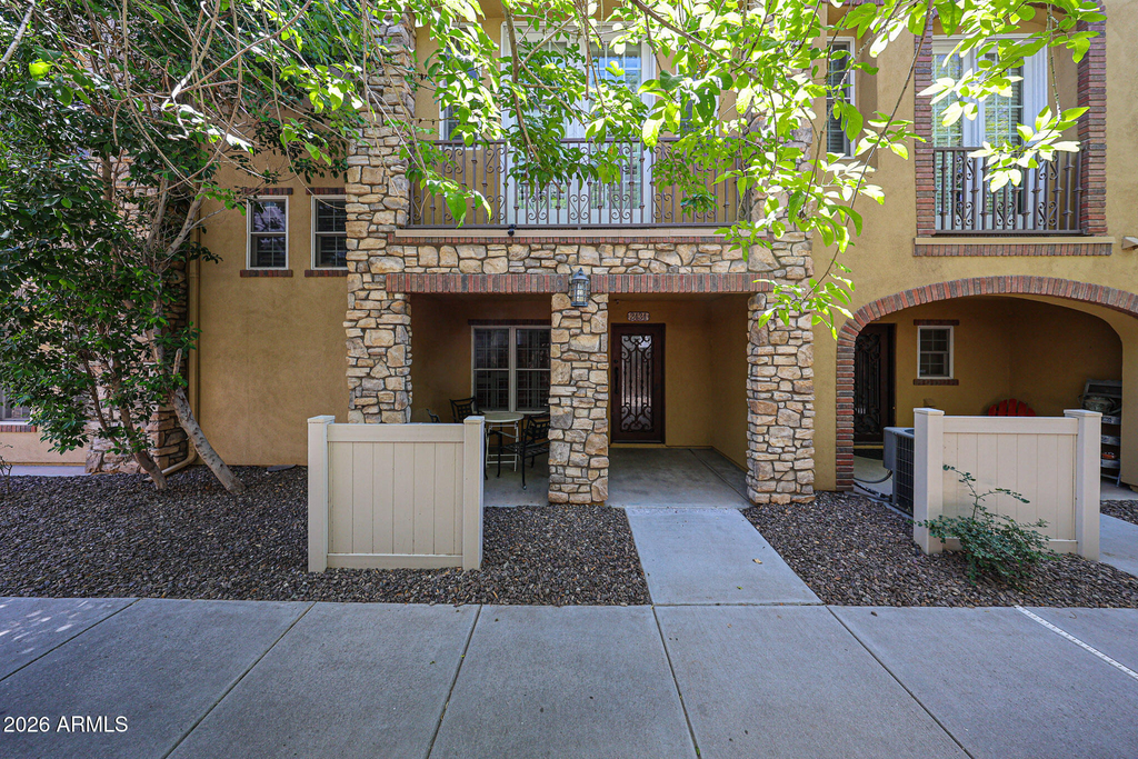 2434 E Roma Avenue - Photo 2