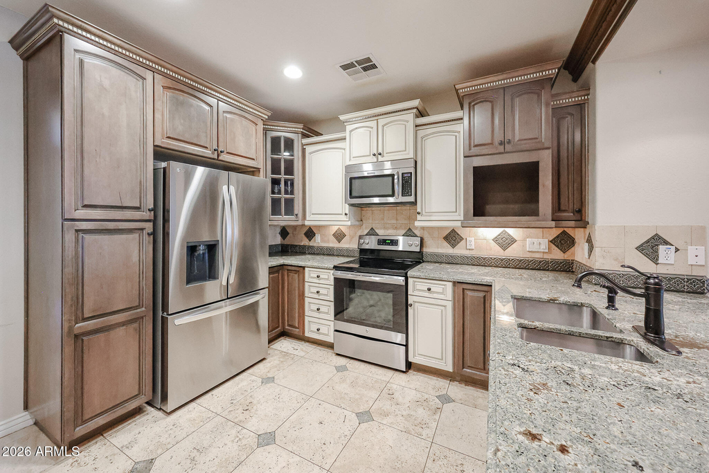 2434 E Roma Avenue - Photo 16