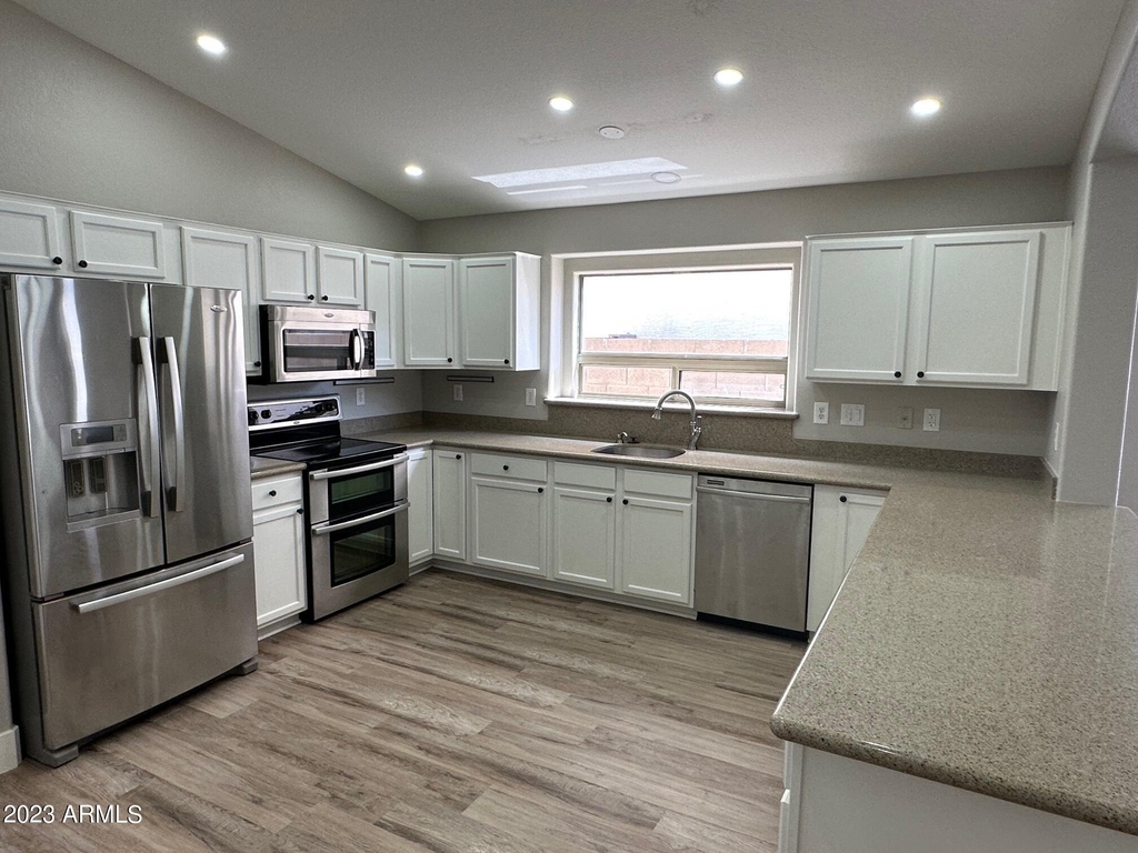 2523 W White Feather Lane - Photo 4