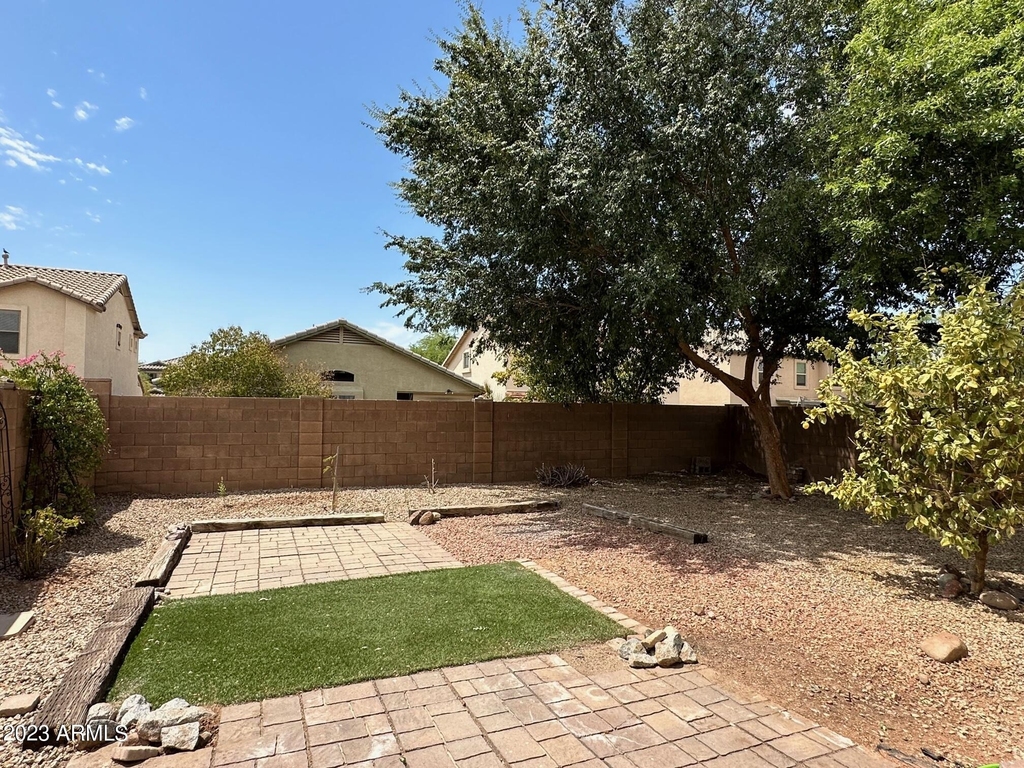 2523 W White Feather Lane - Photo 13