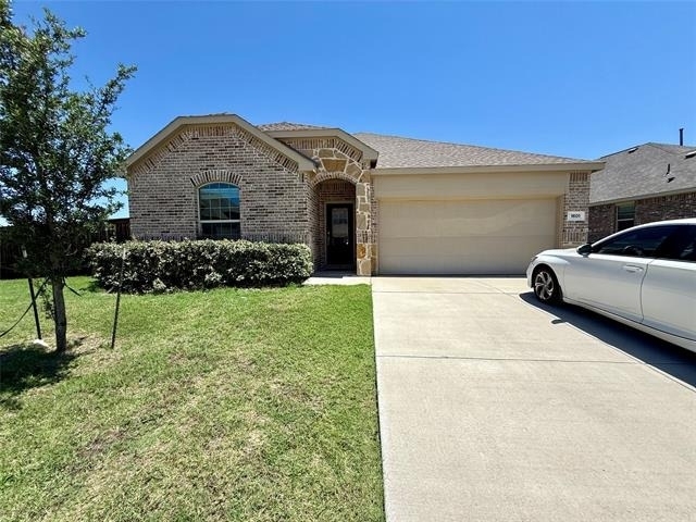 1601 Lake Grove Drive - Photo 0