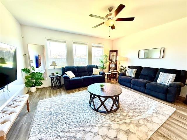 1601 Lake Grove Drive - Photo 3