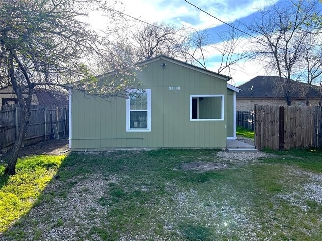 5205 Calloway Street - Photo 0