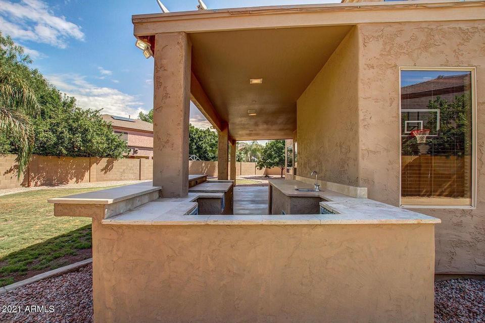 562 N Danielson Way - Photo 2