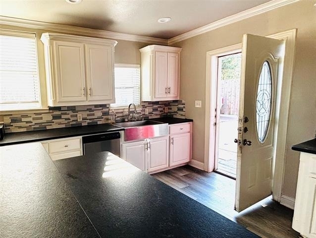 4511 Junius Street - Photo 6