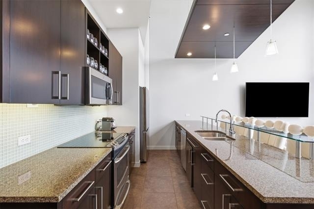 2600 W 7th Street - Photo 2