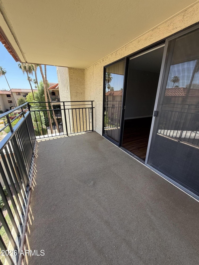 10330 W Thunderbird Boulevard - Photo 15
