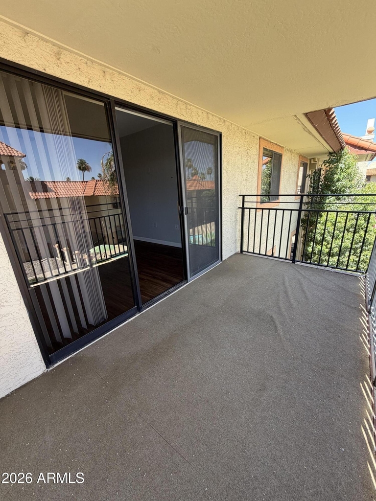 10330 W Thunderbird Boulevard - Photo 14