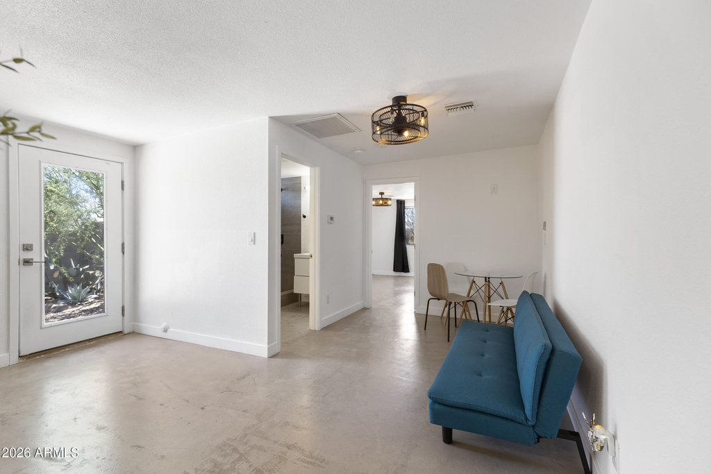 934a W Parkway Boulevard - Photo 9