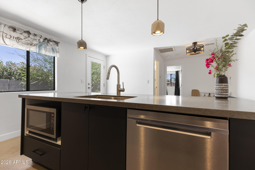 934a W Parkway Boulevard - Photo 8