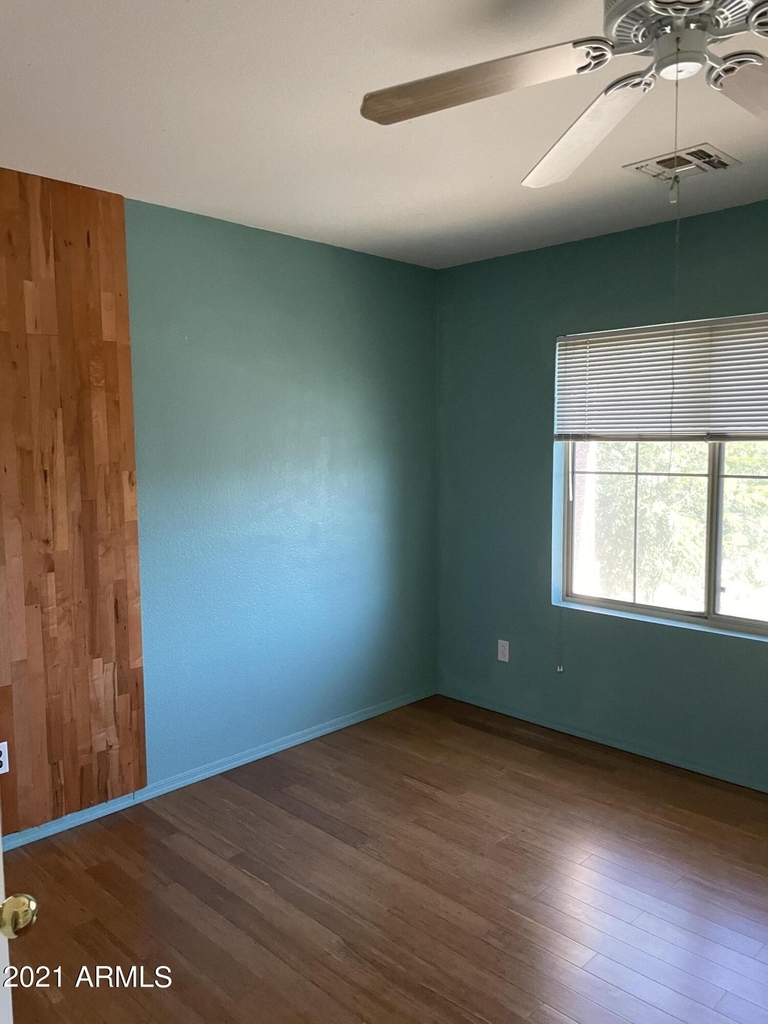 25236 N 41st Avenue - Photo 10