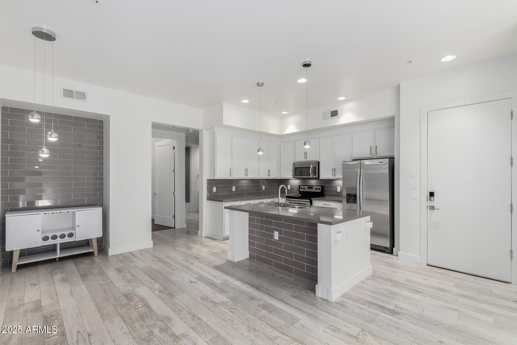 6565 E Thomas Road - Photo 2