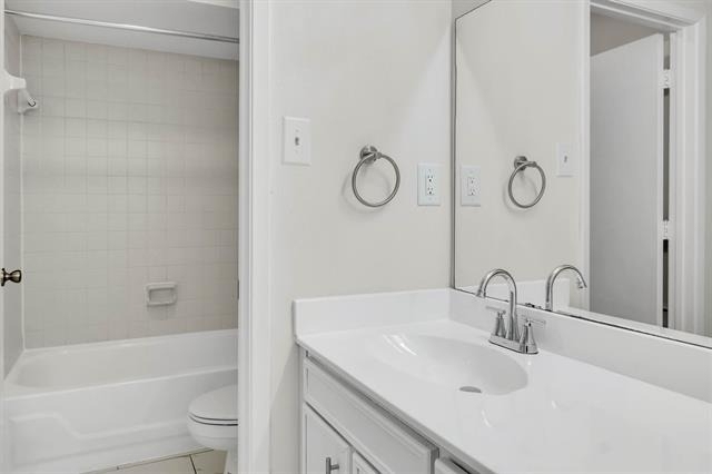 332 W Corporate Drive - Photo 9