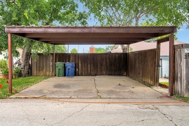 332 W Corporate Drive - Photo 16