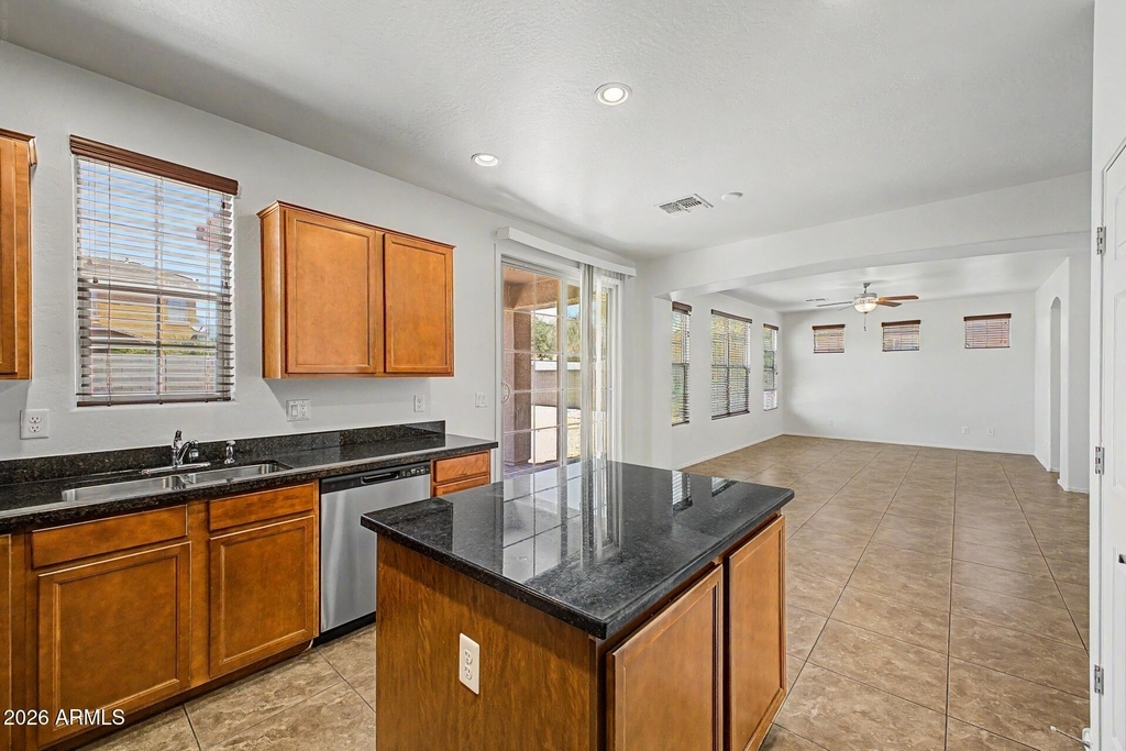 15102 W Westview Drive - Photo 12