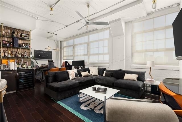 2600 W 7th Street - Photo 1