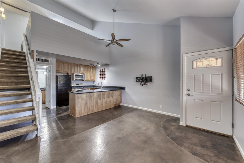 8055 E Thomas Road - Photo 0