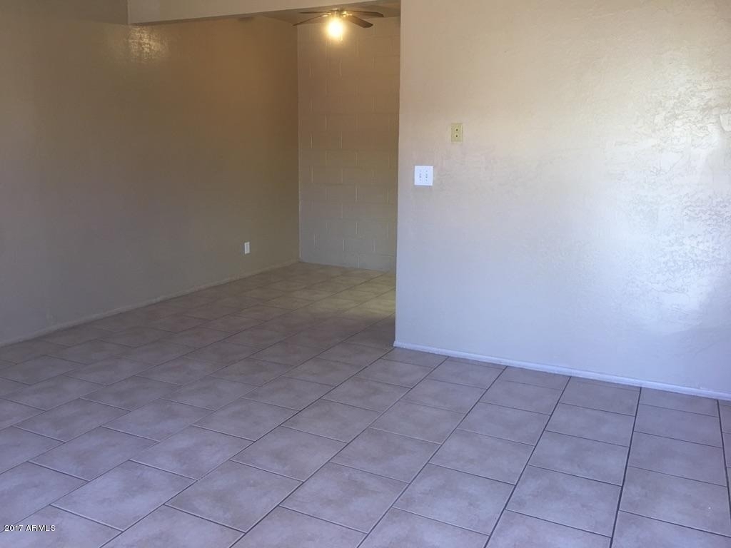 7010 N 68th Drive - Photo 4