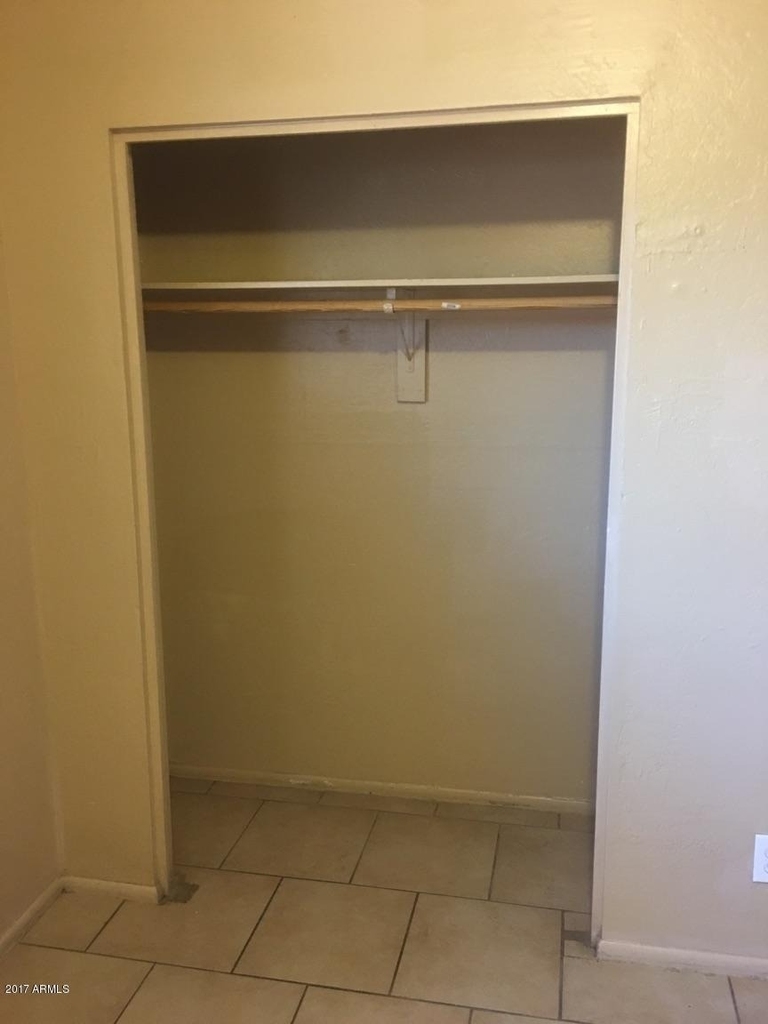 7010 N 68th Drive - Photo 6