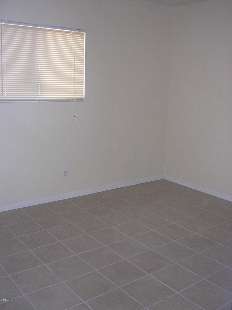 4940 E Holly Street - Photo 9