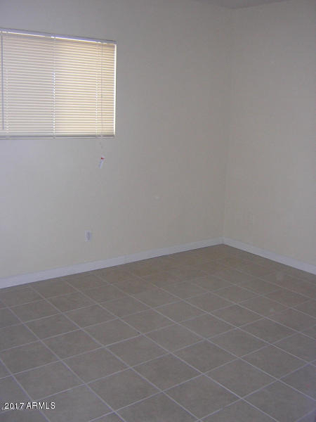 4940 E Holly Street - Photo 5