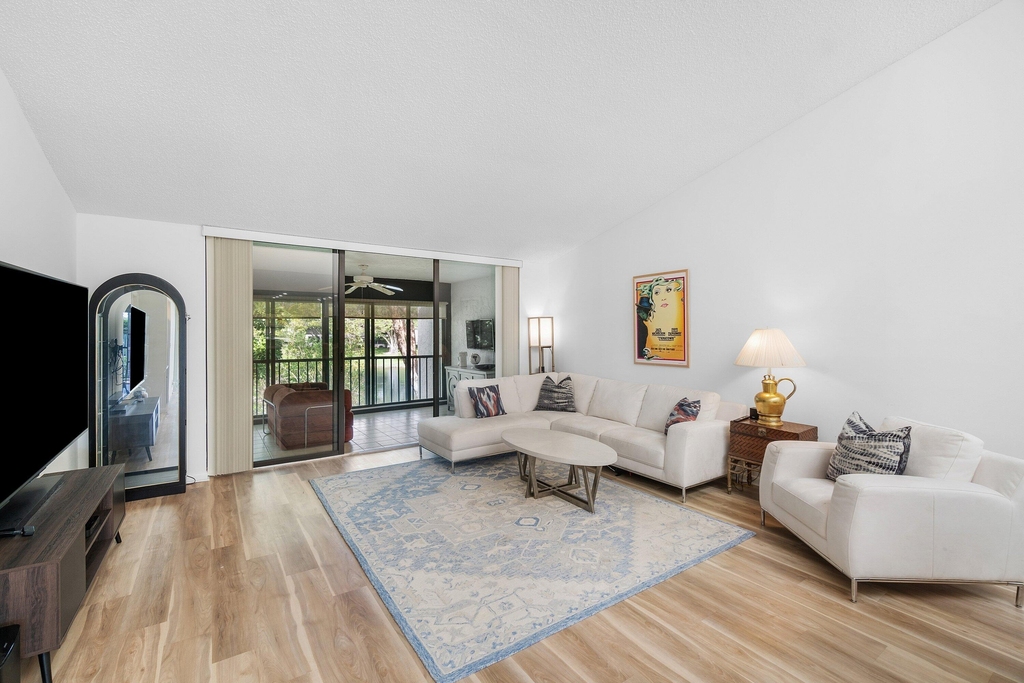 61 Eastgate Drive - Photo 5