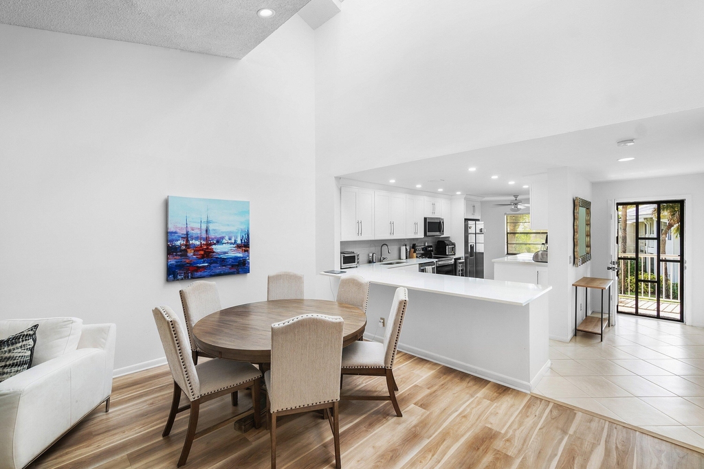 61 Eastgate Drive - Photo 3