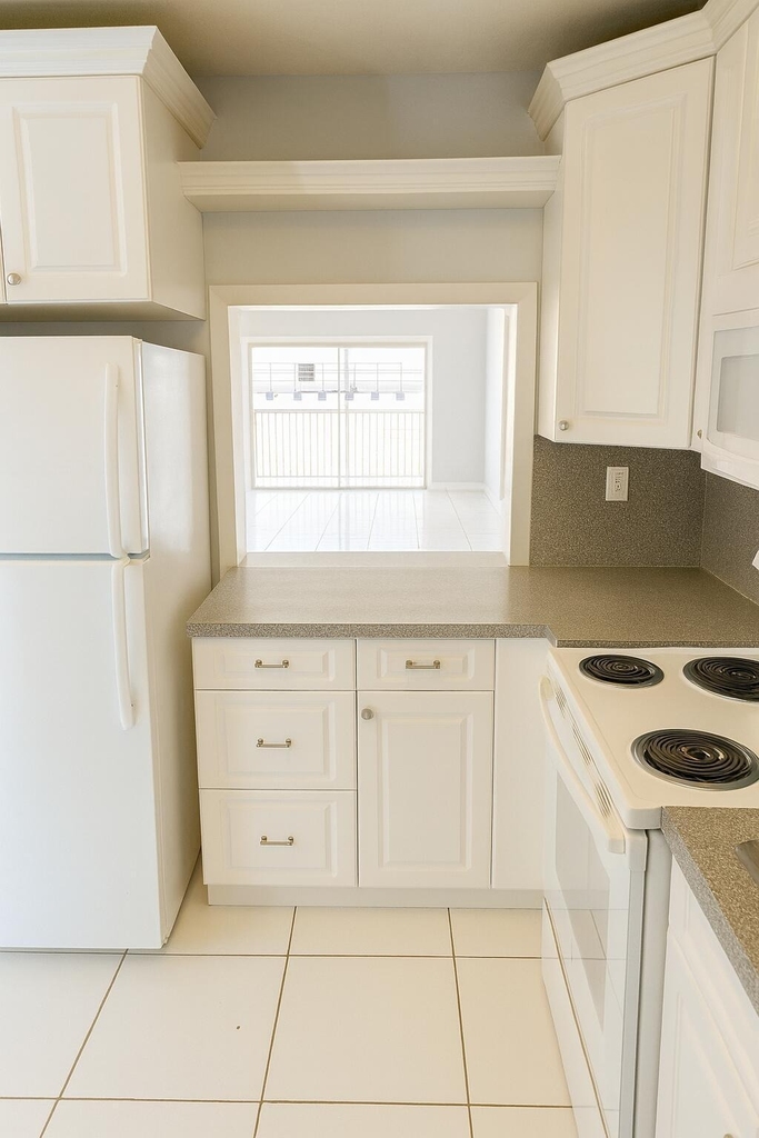 1001 Se 3rd Street - Photo 7