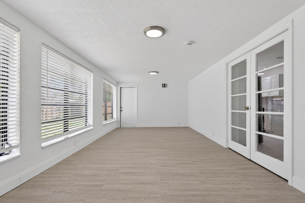 1048 Sw 1st Terrace - Photo 14