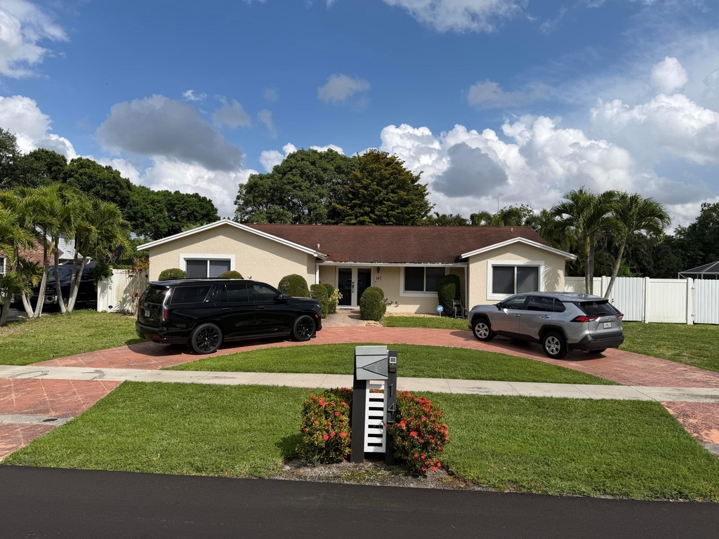 147 Alcazar Street - Photo 0
