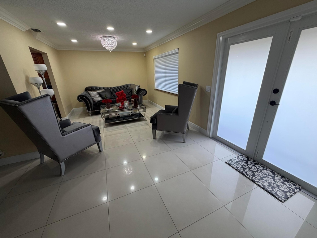147 Alcazar Street - Photo 5
